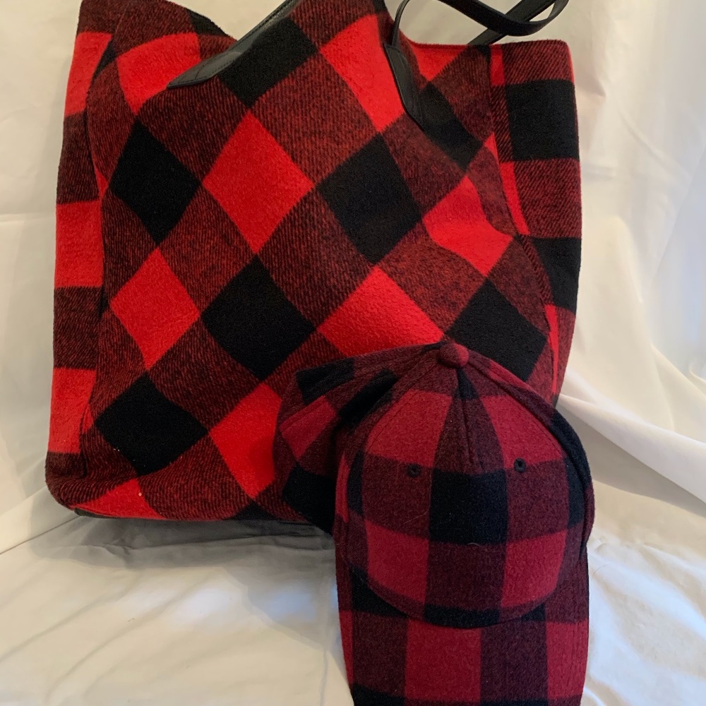 Gap Buffalo Plaid Tote and Matching Hat